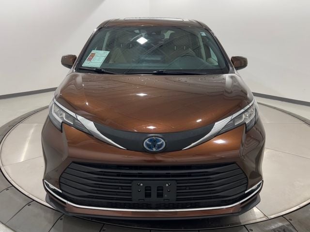2021 Toyota Sienna XLE 7 Passenger