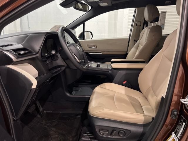 2021 Toyota Sienna XLE 7 Passenger