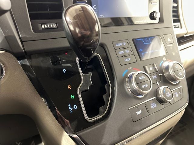 2019 Toyota Sienna XLE Premium 8 Passenger