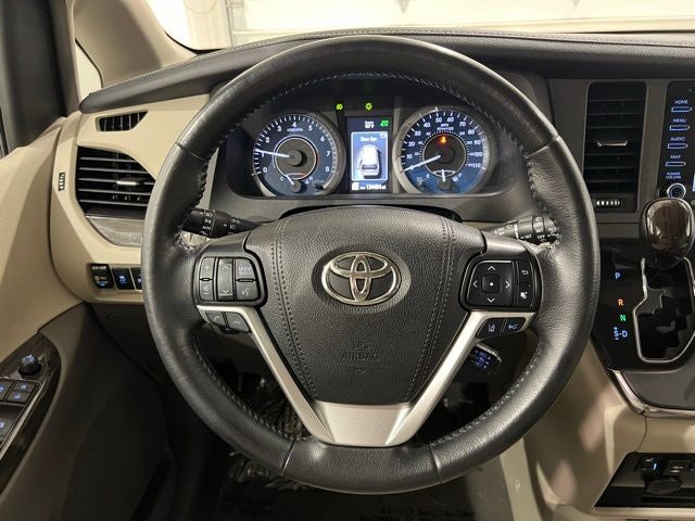 2019 Toyota Sienna XLE 7 Passenger