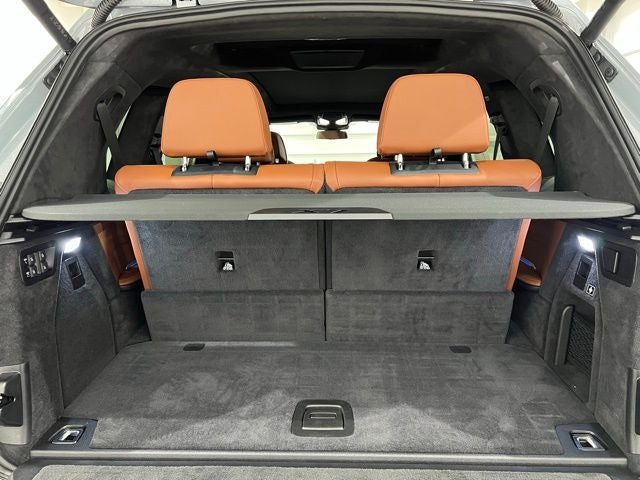 2025 BMW X7 M60i