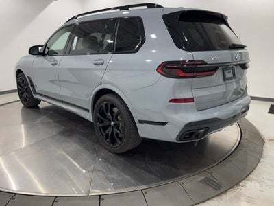 2025 BMW X7 M60i