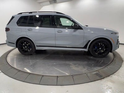 2025 BMW X7 M60i