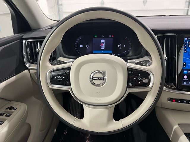 2024 Volvo S60 B5 Plus Dark Theme