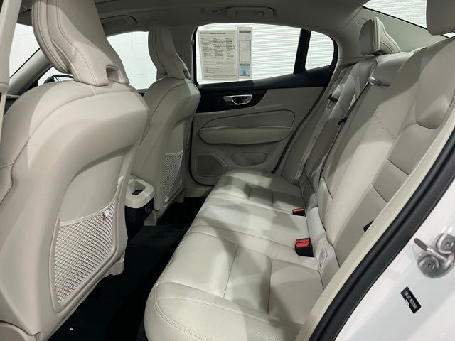 2024 Volvo S60 B5 Plus Dark Theme