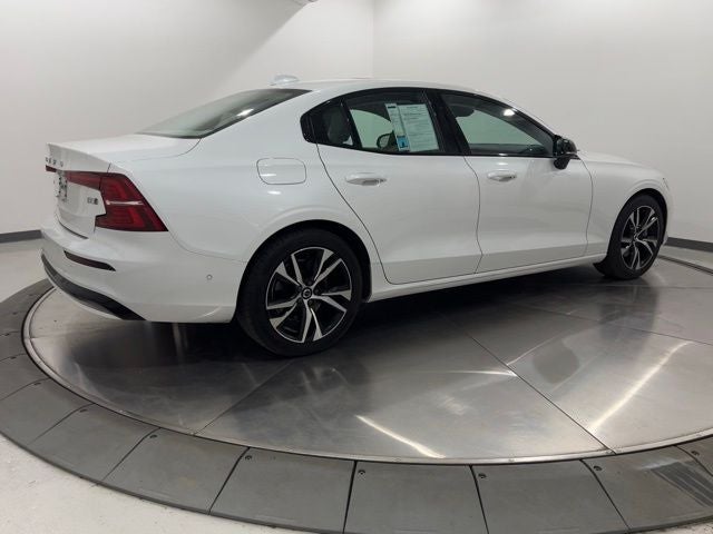 2024 Volvo S60 B5 Plus Dark Theme