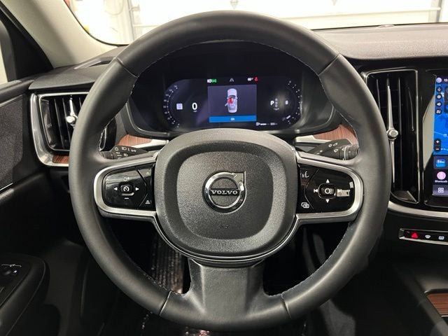 2024 Volvo S60 B5 Plus Dark Theme