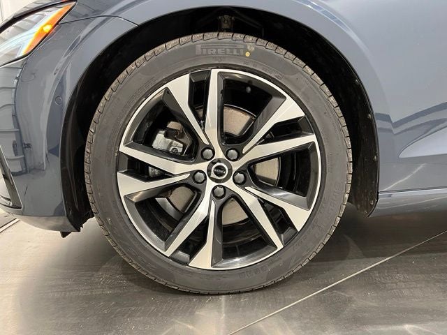 2024 Volvo S60 B5 Plus Dark Theme