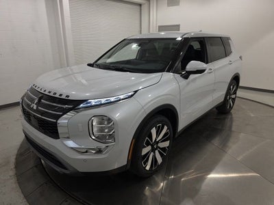 2026 Mitsubishi Outlander SE