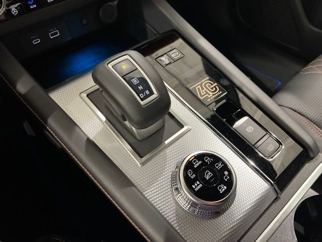 2023 Mitsubishi Outlander PHEV 40th Anniversary