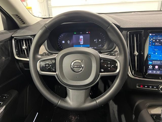 2023 Volvo S90 B6 Plus