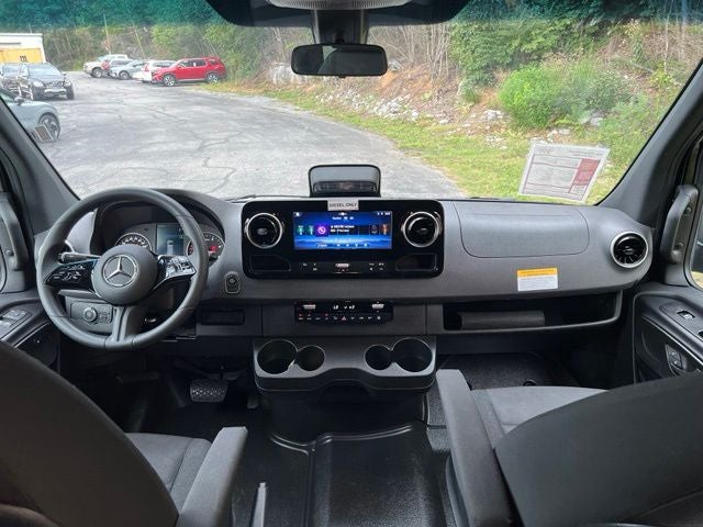 2025 Mercedes-Benz Sprinter 2500 Passenger 170 WB High Roof
