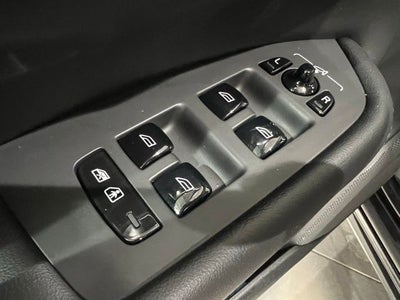 2024 Volvo XC90 B6 Plus Bright Theme
