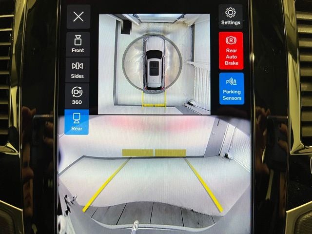 2024 Volvo XC90 B6 Plus Bright Theme