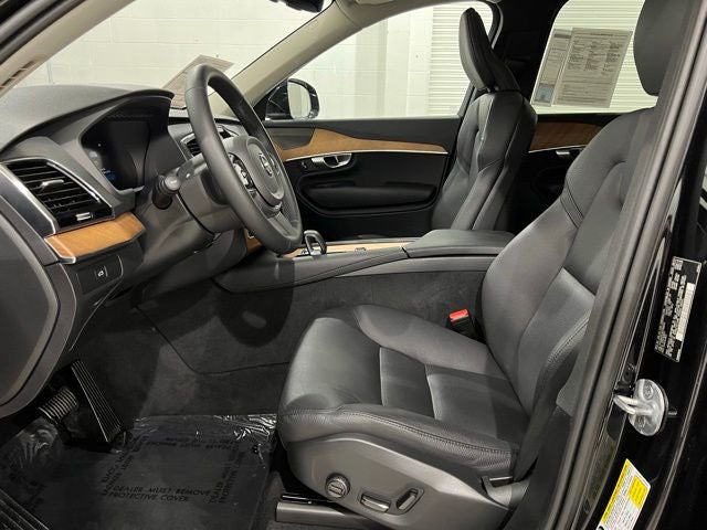 2024 Volvo XC90 B6 Plus Bright Theme