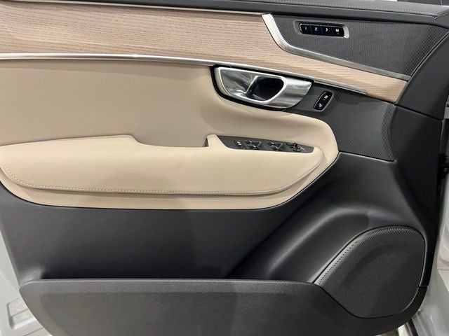 2026 Volvo XC90 B6 Core
