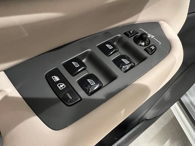 2026 Volvo XC90 B6 Core
