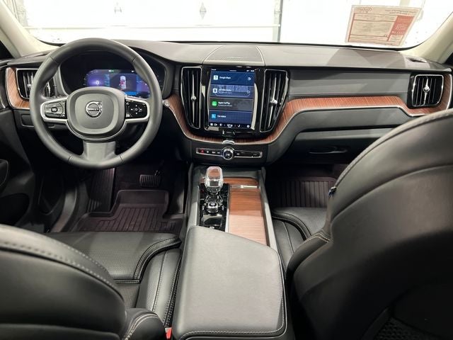 2023 Volvo XC60 B6 Ultimate Bright Theme