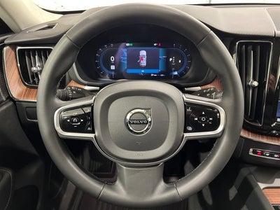 2023 Volvo XC60 B6 Ultimate Bright Theme