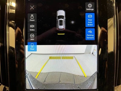 2023 Volvo XC60 B6 Ultimate Dark Theme