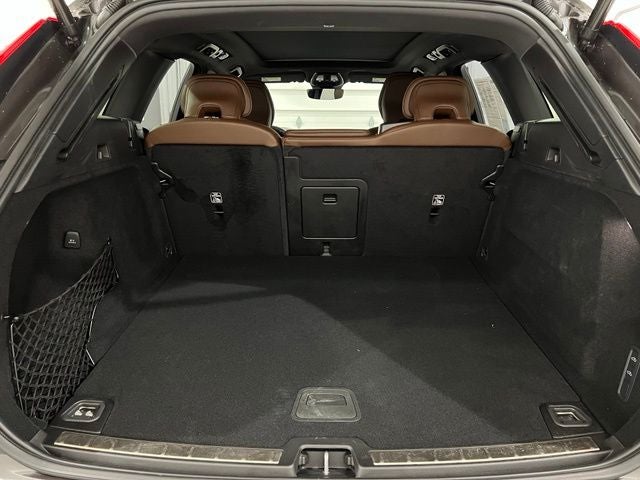 2023 Volvo XC60 B6 Ultimate Dark Theme