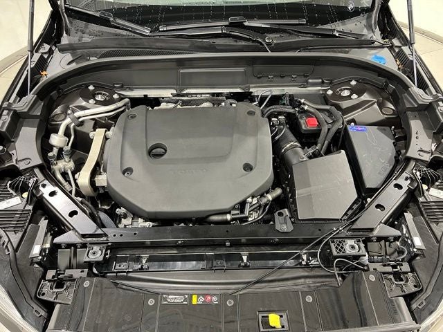 2023 Volvo XC60 B6 Ultimate Dark Theme
