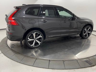 2023 Volvo XC60 B6 Ultimate Dark Theme