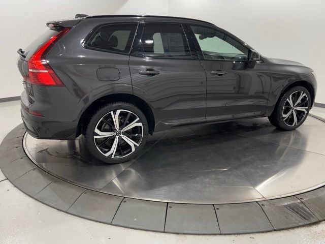 2023 Volvo XC60 B6 Ultimate Dark Theme
