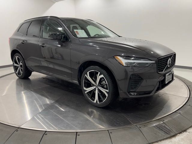 2023 Volvo XC60 B6 Ultimate Dark Theme