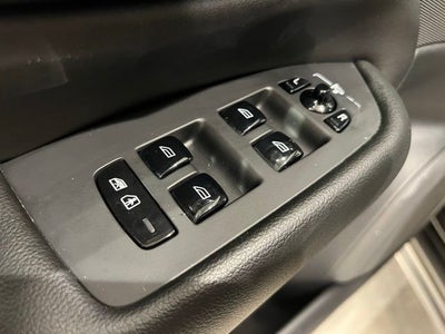 2022 Volvo XC90 T5 Momentum