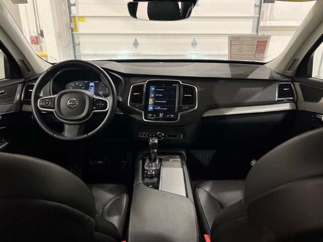 2022 Volvo XC90 T5 Momentum