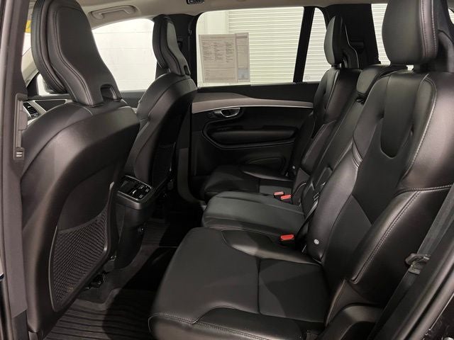 2022 Volvo XC90 T5 Momentum