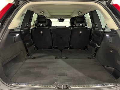 2022 Volvo XC90 T5 Momentum