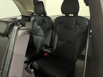 2022 Volvo XC90 T5 Momentum