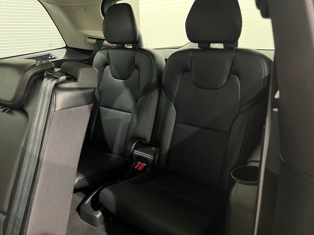 2022 Volvo XC90 T5 Momentum