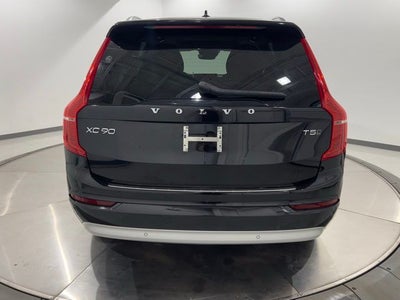 2022 Volvo XC90 T5 Momentum