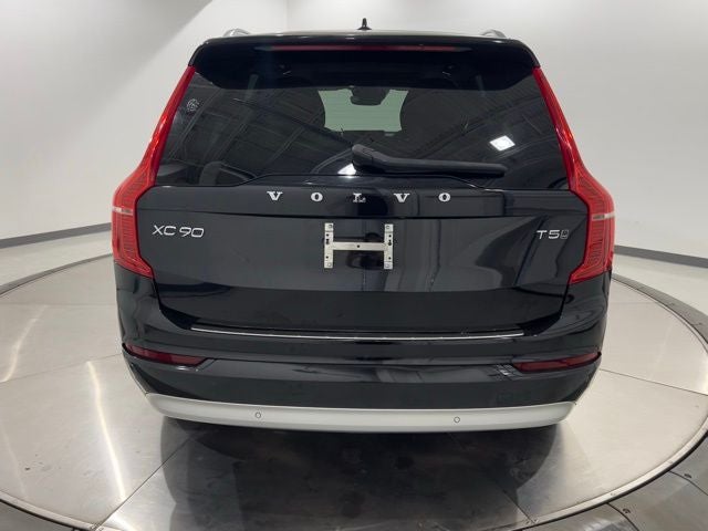 2022 Volvo XC90 T5 Momentum