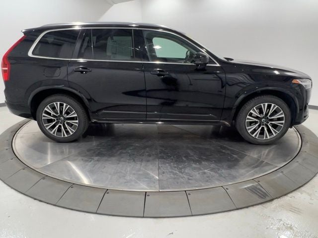 2022 Volvo XC90 T5 Momentum