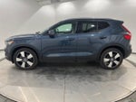 2021 Volvo XC40 Momentum