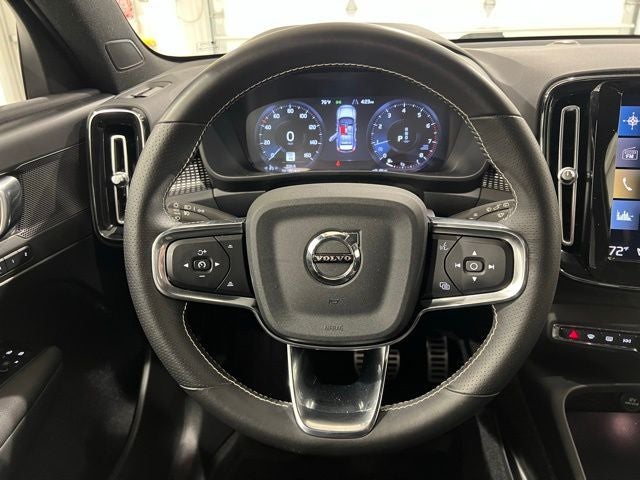 2021 Volvo XC40 R-Design