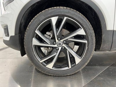 2021 Volvo XC40 R-Design