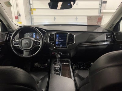 2017 Volvo XC90 T6 Momentum