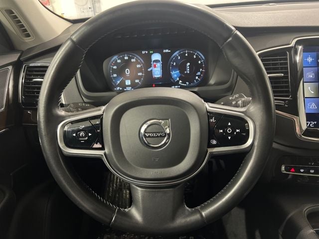 2017 Volvo XC90 T6 Momentum