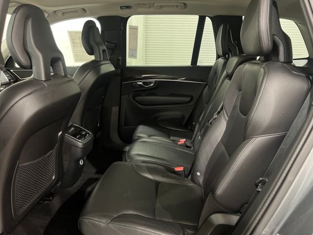 2017 Volvo XC90 T6 Momentum