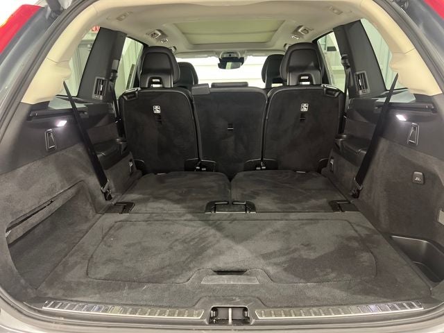 2017 Volvo XC90 T6 Momentum