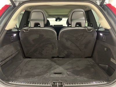 2017 Volvo XC90 T6 Momentum