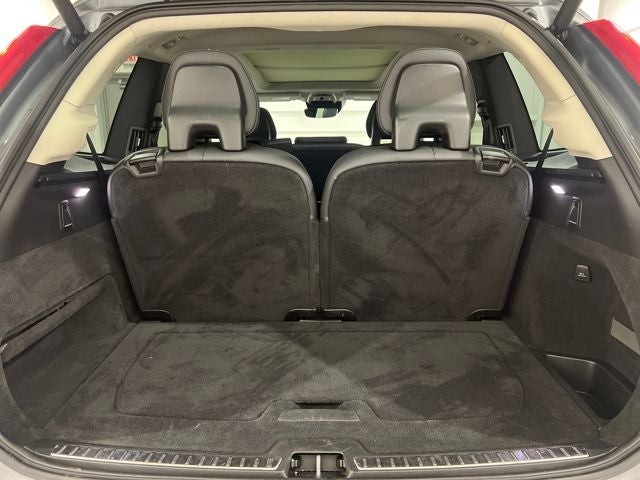 2017 Volvo XC90 T6 Momentum