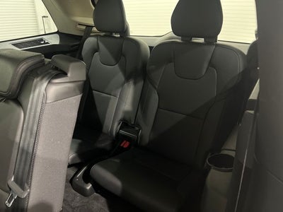 2017 Volvo XC90 T6 Momentum