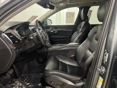 2017 Volvo XC90 T6 Momentum