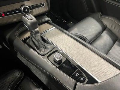 2022 Volvo XC90 T6 Inscription